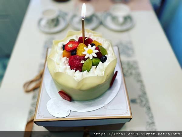 姐姐請客包肥餐再送幸運物耶🥰🎂🎁🎉🌹🤝