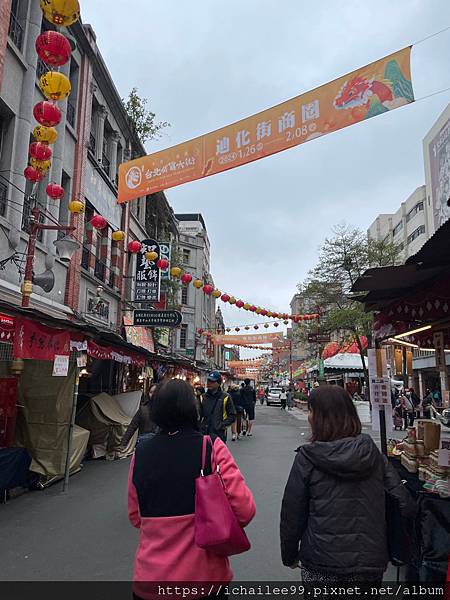 《台北年貨大街》#迪化街商圈#姐姐被記者訪問上電視了