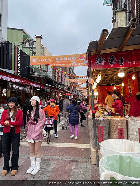 《台北年貨大街》#迪化街商圈#姐姐被記者訪問上電視了