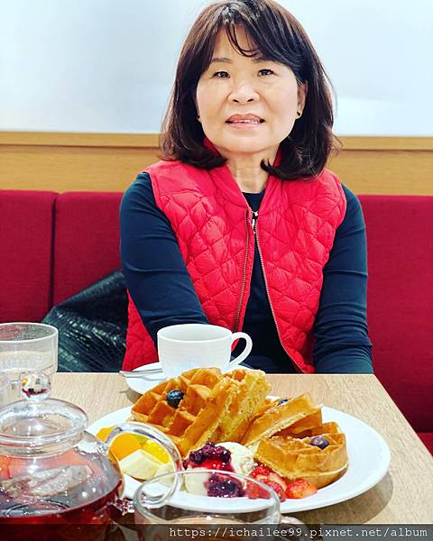 《走春》大年初三冬陽暖呼呼步行士林官邸