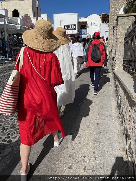 《希臘之旅》#費拉Fira搭纜車至舊港 #費拉舊港古樸原始的