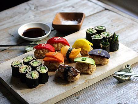 vegetable-sushi-platter