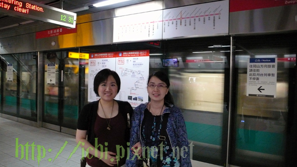 月台據說跟上海很像 月台據說跟上海很像