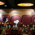 牆壁的snoopy and Marcie