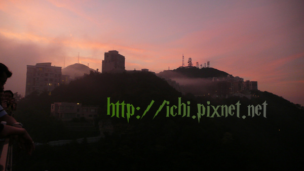 雲散開了 雲散開了
