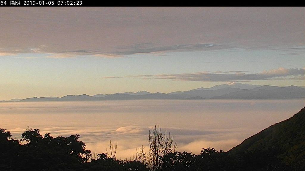 【北部景點】陽明山大屯山芒草夕陽‧日出雲海‧琉璃光夢幻景色│