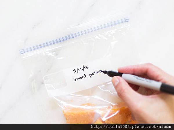 sharpie-hand-labeling-frozen-sweet-potato-baby-food.jpg