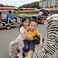 062611-47我們也有坐遊園車.JPG