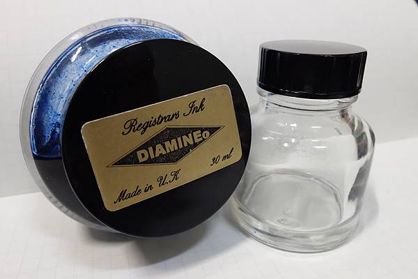 Diamine Registrar%5Cs Ink 防水藍黑色檔案墨水(鐵膽墨水) 01.JPG Diamine Registrar%5Cs Ink 防水藍黑色檔案墨水(鐵膽墨水) 01.JPG