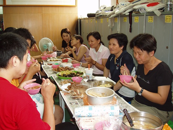 吃飯皇帝大~ ^^