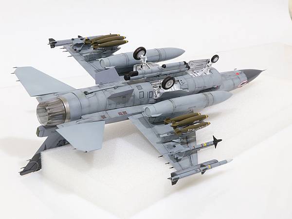 F-16B_Flying-Tiger_010.jpg F-16B_Flying-Tiger_010.jpg