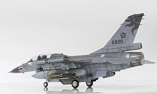 F-16B_Flying-Tiger_006.jpg F-16B_Flying-Tiger_006.jpg