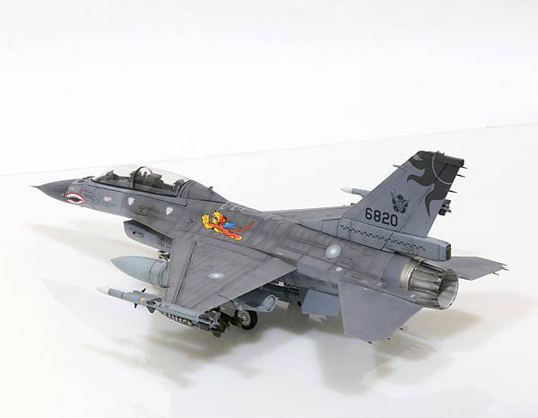 F-16B_Flying-Tiger_008.jpg F-16B_Flying-Tiger_008.jpg