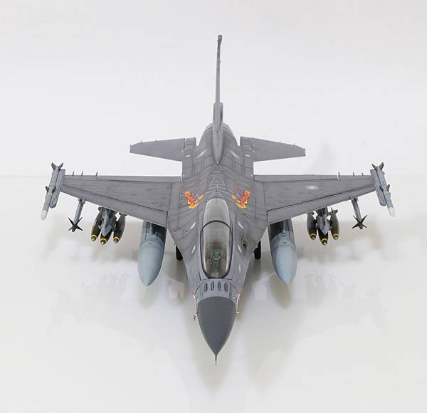 F-16B_Flying-Tiger_009.jpg F-16B_Flying-Tiger_009.jpg