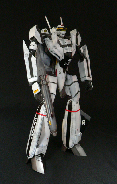 VF-0S battroid-001.jpg