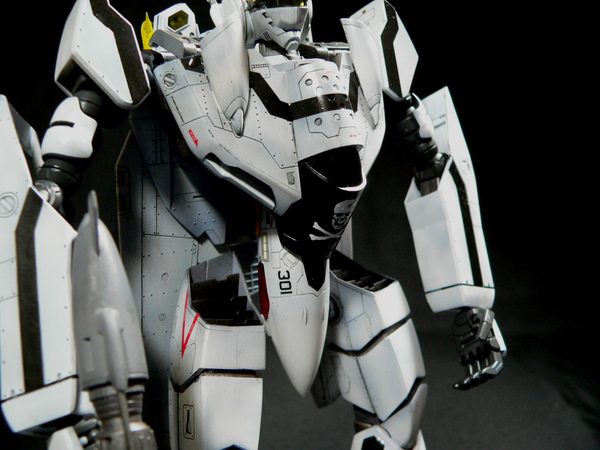 VF-0S battroid-013.jpg