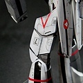 VF-0S battroid-015.jpg