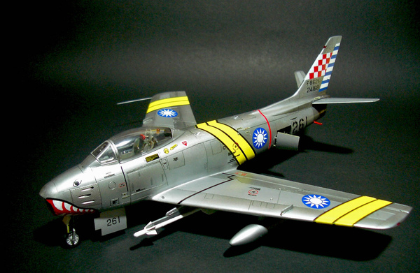 F-86F-041.jpg