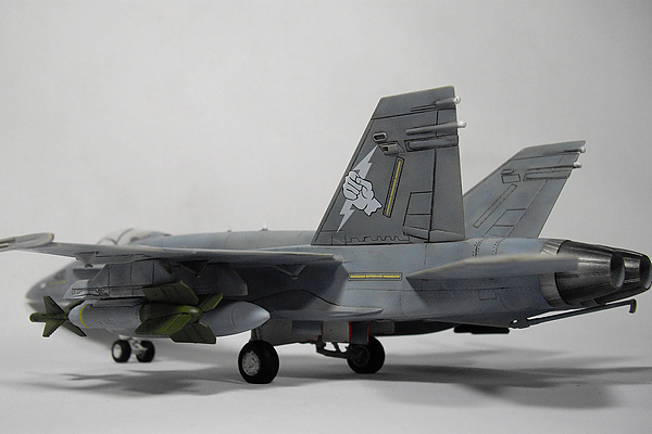 F-18C Revell-005.jpg