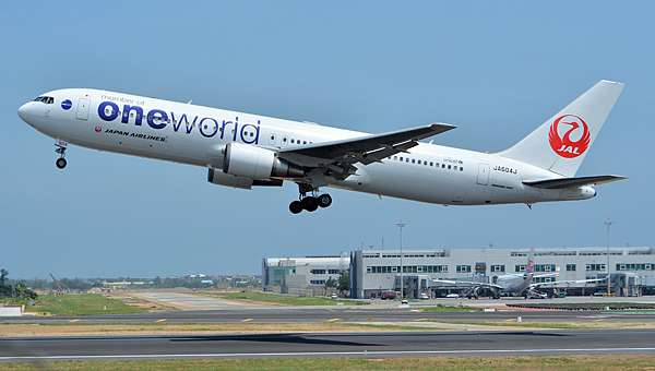 民航機辨識 兩個引擎廣體民航機 雙走道 B777 B767 A330 B787 A350另文介紹 Ideyamede的部落格 痞客邦