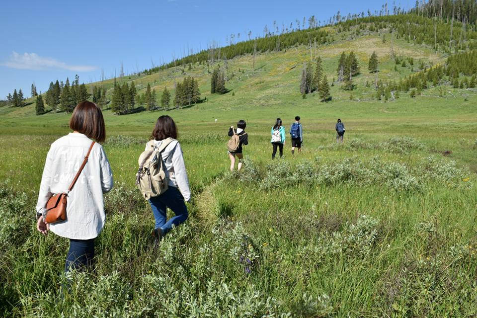 Yellowstone National Park_莊宜靜 (1)在黃石打工時認識了一群朋友，我們都對大自然有著一樣的敬畏與愛!-1.jpg