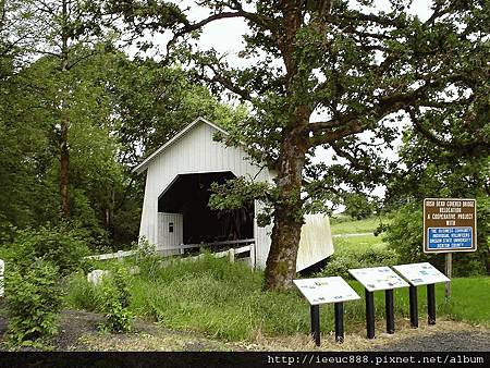 800px-Irish_Bend_Covered_Bridge_2.jpg