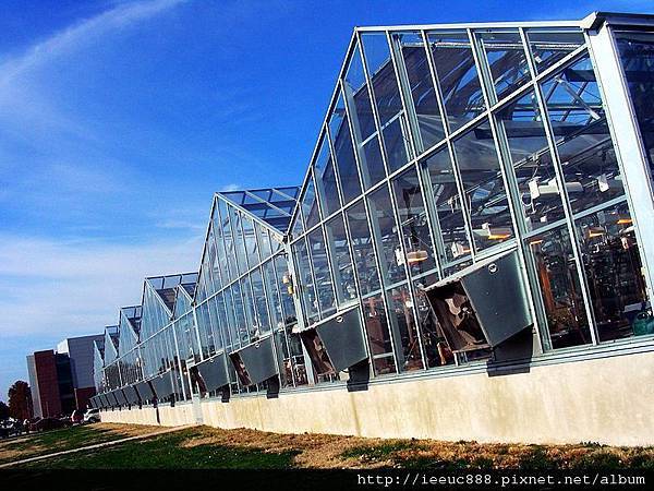 800px-Greenhouses_@_Purdue.jpg