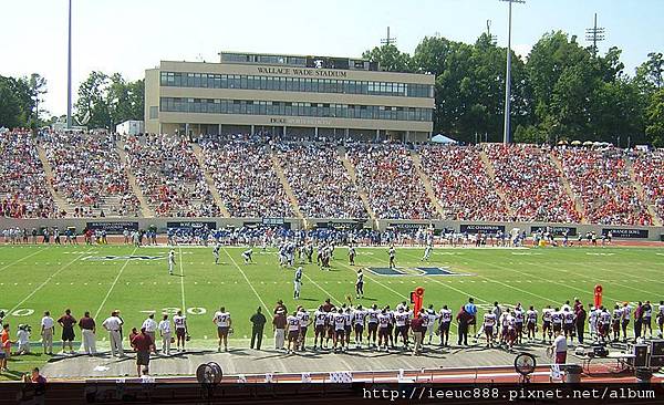 800px-Wallace_Wade_Stadium_2005_Virginia_Tech_at_Duke.jpg