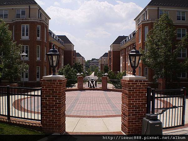 800px-UMD_South_VCommons.JPG