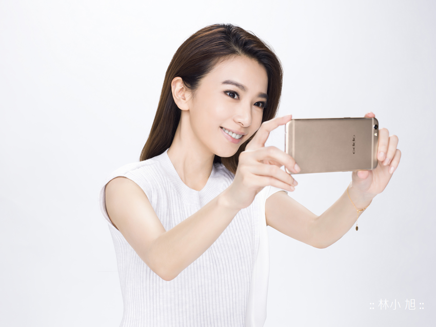 OPPO於情人節前夕推出R9s「情侶機」- OPPO R9s Plus，搭載OIS 光學防手震、1600萬畫素以及F1.7大光圈鏡頭，無論日出或星夜、靜止或動態、美食或美景，都能夠輕鬆掌握，清晰捕捉。.png