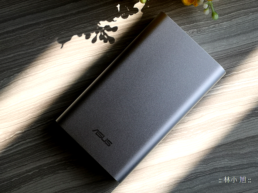 ASUS 華碩 ZenPower 10050C (ABTU012) 快充行動電源開箱推薦 (17).png ASUS 華碩 ZenPower 10050C (ABTU012) 快充行動電源開箱推薦 (17).png