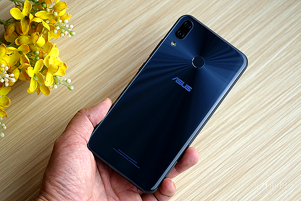 雙鏡頭 ASUS 華碩 ZenFone 5 開箱(ifans) (2).png