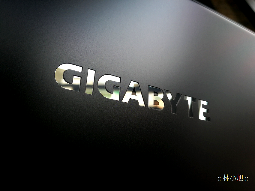 GIGABYTE 技嘉 AERO 15X 開箱 (ifans 林小旭) (36).png