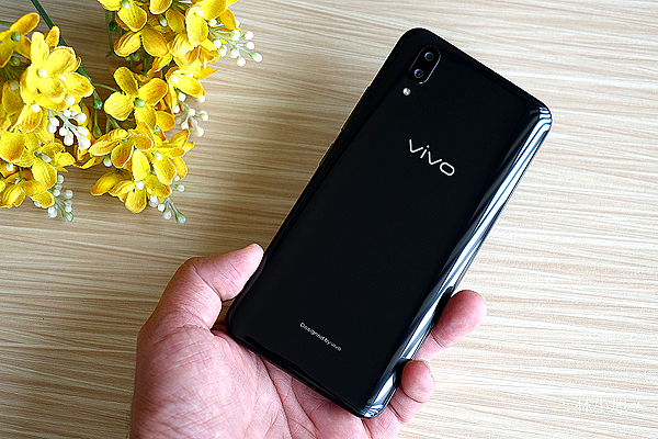 VIVO X21 開箱 (ifans 林小旭) (4).png