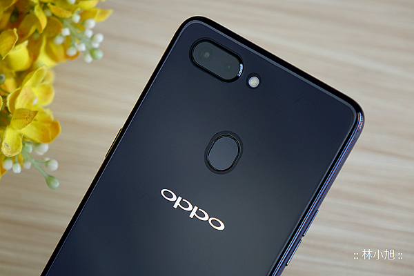 OPPO R15 星空紫開箱 (3).png