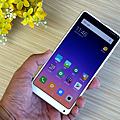 小米 MI MIX 2S 開箱 (ifans 林小旭) (2).png