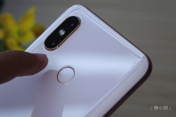 小米8開箱 (ifans 林小旭) (7).png
