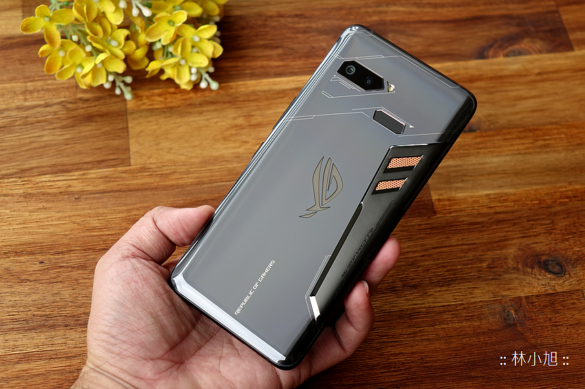 ASUS ROG Phone 開箱 (ifans 林小旭) (22).png