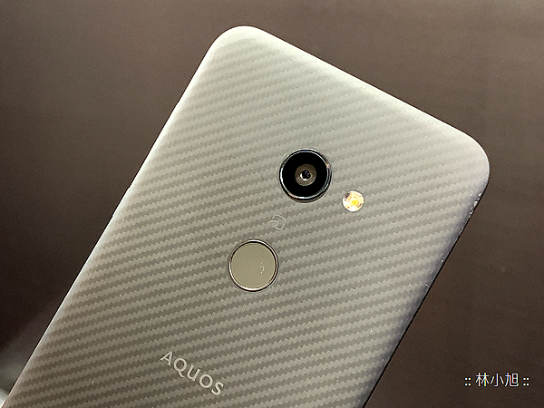 SHARP 夏普 AQUOS ZERO 開箱 (2).png