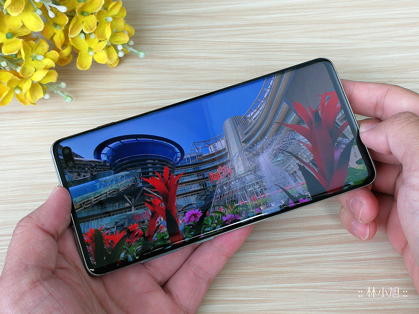 Samsung Galaxy S10+ 開箱 (ifans 林小旭) (34).png