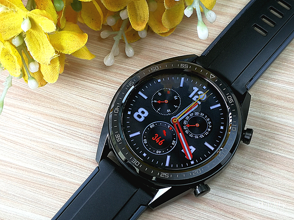 HUAWEI Watch GT 防水智慧手錶 (曜石黑矽膠錶帶) 開箱 (ifans 林小旭) (5).png