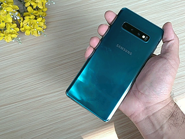 Samsung Galaxy S10+ 開箱-OTG 風扇 (ifans 林小旭) (42).gif