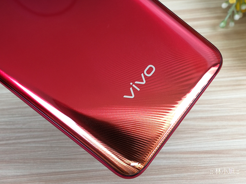 vivo V15V15 Pro 全螢幕前鏡頭升降手機開箱 (ifans 林小旭) (25).png