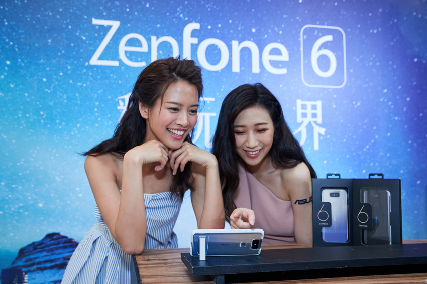 ZenFone 6立架式保護殼還配備極為實用的彈出式支架，可隨時隨地以最舒適的角度享受如劇院般的觀影體驗.png