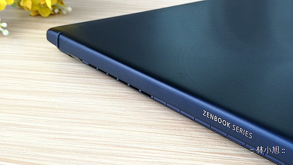 ASUS ZenBook 15 UX534FT 智慧觸控板 ScreenPad 2.0 筆電開箱 (ifans 林小旭) (46).png