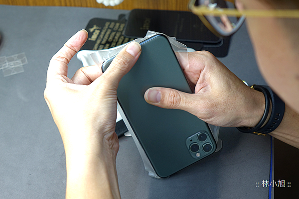  imos 藍寶石玻璃螢幕保護貼 for iPhone 11ProMAX 開箱 (ifans 林小旭優惠) (8).png