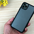 Spigen Ultra Hybrid 與 Slim Armor Essential S 防摔支架保護殼開箱 (28).png