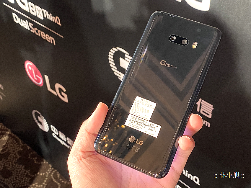 雙螢幕帶來更多樂趣 你覺得lg G8x Thinq Dual Screen 兩片6 4 吋大畫面可以做什麼呢 可以這樣 Ifans 林小旭 痞客邦