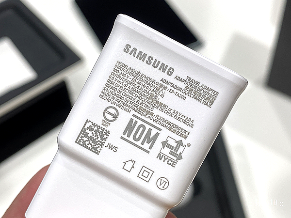 Samsung Galaxy Fold 開箱 (ifans 林小旭) (40).png