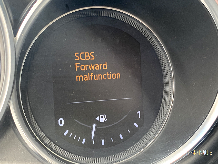 MAZDA CX5 儀錶板出現 SCBS Forward malfunction 訊息，同時胎壓、循跡、引擎警示橘色警示故障全亮 (ifans 林小旭) (9).png